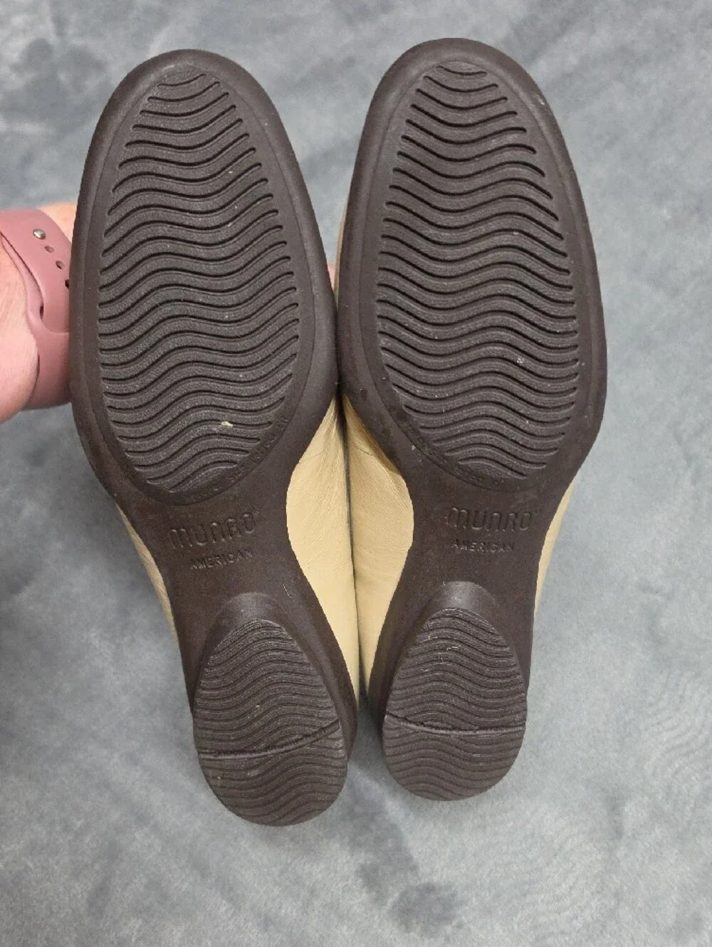 Munro 8N Beige Loafers with Yellow Textured Vamps